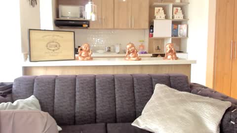 bradleymartin7 online show from December 14, 2025, 2:44 pm