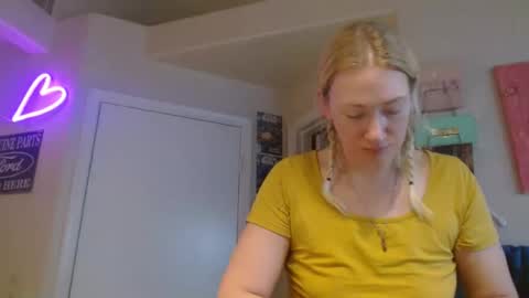 Snapshot of braindeadbetty chatting on July 6, 2026, 2:03 pm i am a naughty jedi knight online show from July 6, 2026, 2:03 pm
