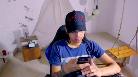 Snapshot of brand_hades chatting on May 20, 2026, 1:45 am B R A N D online show from May 20, 2026, 1:45 am