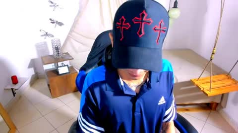 Snapshot of brand_hades chatting on June 10, 2026, 12:11 am B R A N D online show from June 10, 2026, 12:11 am