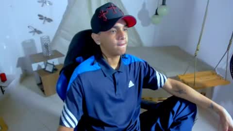 Snapshot of brand_hades chatting on June 19, 2026, 2:05 am B R A N D online show from June 19, 2026, 2:05 am