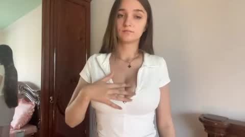 Snapshot of brandeeherout chatting on June 11, 2026, 6:11 am Lilly online show from June 11, 2026, 6:11 am