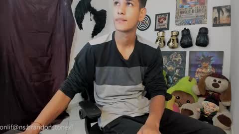 Snapshot of brandonstonexl chatting on December 15, 2025, 11:09 pm Brandon Stone online show from December 15, 2025, 11:09 pm