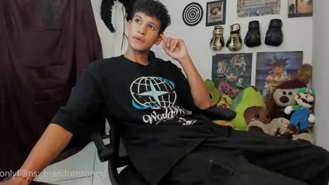 Snapshot of brandonstonexl chatting on February 6, 2026, 10:35 pm Brandon Stone online show from February 6, 2026, 10:35 pm