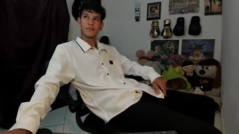 Snapshot of brandonstonexl chatting on March 9, 2026, 10:25 pm Brandon Stone online show from March 9, 2026, 10:25 pm