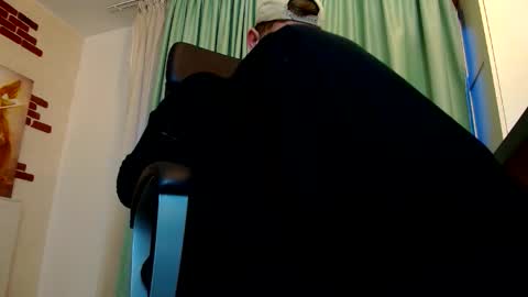 BrandonTateX online show from October 6, 2025, 4:32 am