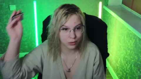 Snapshot of brandy__stars chatting on January 11, 2025, 2:30 am Belle online show from January 11, 2025, 2:30 am