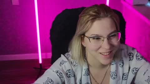 Snapshot of brandy__stars chatting on February 2, 2025, 3:10 am Belle online show from February 2, 2025, 3:10 am