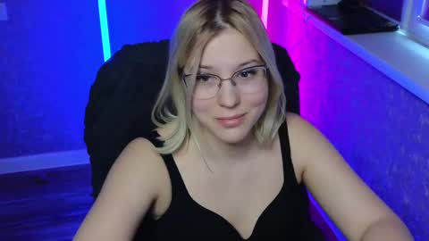 Snapshot of brandy__stars chatting on February 27, 2025, 5:13 am Belle online show from February 27, 2025, 5:13 am