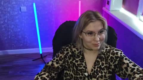 Snapshot of brandy__stars chatting on March 7, 2025, 5:08 am Belle online show from March 7, 2025, 5:08 am