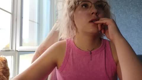 Snapshot of brandy__stars chatting on September 18, 2025, 11:45 am Belle online show from September 18, 2025, 11:45 am