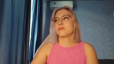 Snapshot of brandy__stars chatting on November 3, 2025, 2:24 am Belle online show from November 3, 2025, 2:24 am