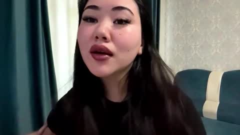 Snapshot of brandysveum chatting on November 14, 2025, 11:09 am Aypril online show from November 14, 2025, 11:09 am