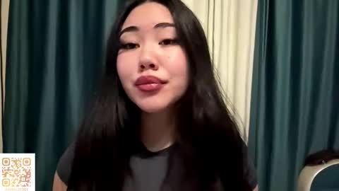 Snapshot of brandysveum chatting on November 17, 2025, 1:17 pm Aypril online show from November 17, 2025, 1:17 pm