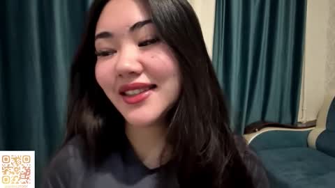 Snapshot of brandysveum chatting on November 18, 2025, 12:09 pm Aypril online show from November 18, 2025, 12:09 pm