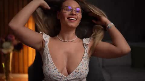 Snapshot of brandywhite chatting on November 17, 2025, 5:02 am Alex online show from November 17, 2025, 5:02 am