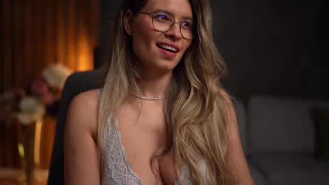 Snapshot of brandywhite chatting on November 18, 2025, 5:23 am Alex online show from November 18, 2025, 5:23 am