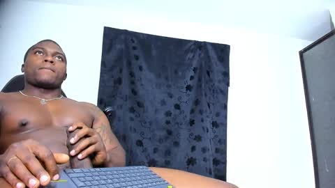 Snapshot of brant_garcia chatting on December 6, 2024, 9:02 pm Brant Garcia online show from December 6, 2024, 9:02 pm