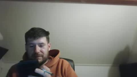 Snapshot of brate1899 chatting on May 14, 2026, 11:44 pm brate1899 online show from May 14, 2026, 11:44 pm