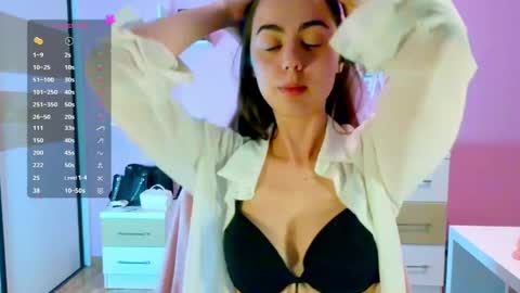 Snapshot of bratty_bun chatting on May 31, 2026, 6:31 pm Annie online show from May 31, 2026, 6:31 pm