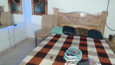 bratz_glloe online show from January 12, 2026, 2:28 am