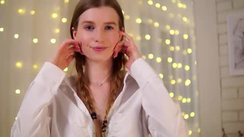 Snapshot of brave_journey chatting on March 3, 2025, 6:33 pm Eli online show from March 3, 2025, 6:33 pm