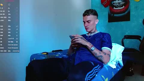 Snapshot of bray_hotboy chatting on December 15, 2024, 3:20 pm Bray Hotboy online show from December 15, 2024, 3:20 pm