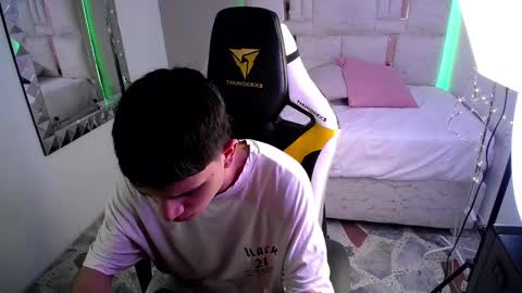 Snapshot of brayan_lopezz chatting on January 7, 2025, 1:14 pm BRAYAN online show from January 7, 2025, 1:14 pm