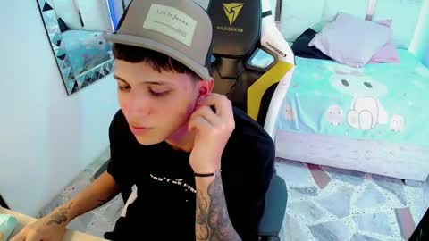 Snapshot of brayan_lopezz chatting on January 27, 2025, 6:41 pm BRAYAN online show from January 27, 2025, 6:41 pm