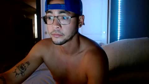 Snapshot of breadcrumbsss chatting on November 2, 2025, 2:14 am Breadcrumbsss online show from November 2, 2025, 2:14 am