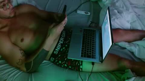 Snapshot of breadcrumbsss chatting on December 18, 2025, 12:49 am Breadcrumbsss online show from December 18, 2025, 12:49 am