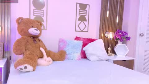 Bree  online show from March 10, 2026, 1:38 pm