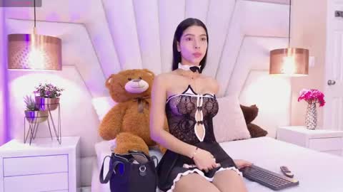 Bree  online show from April 29, 2026, 1:48 pm