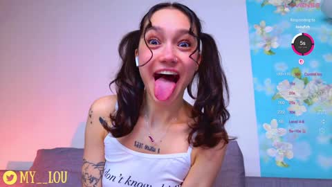 Ashley Dolce and Lou online show from November 22, 2025, 3:22 pm