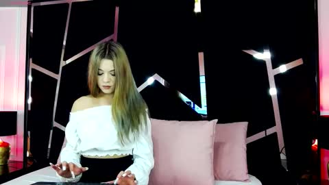 Zeline online show from October 23, 2025, 3:44 pm