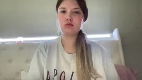 Snapshot of breezybabyy00 chatting on December 16, 2025, 3:17 pm Brooke baby online show from December 16, 2025, 3:17 pm