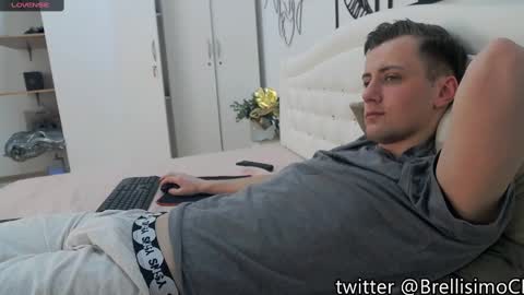 Snapshot of brell_line chatting on March 2, 2025, 10:05 pm Brelland online show from March 2, 2025, 10:05 pm