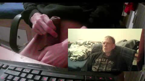 Snapshot of bremer64 chatting on November 16, 2025, 8:09 am bremer64 online show from November 16, 2025, 8:09 am