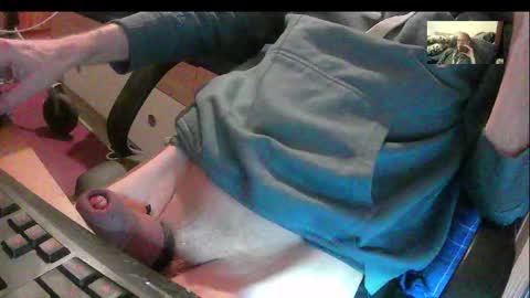 Snapshot of bremer64 chatting on December 17, 2025, 5:08 pm bremer64 online show from December 17, 2025, 5:08 pm