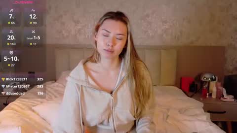 Snapshot of brenda_m00n chatting on July 15, 2026, 8:36 pm Brenda online show from July 15, 2026, 8:36 pm
