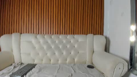 Snapshot of brenda_thomp chatting on June 19, 2026, 2:05 am brenda_thomp online show from June 19, 2026, 2:05 am