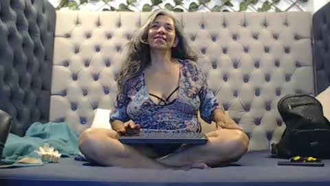 BRENDA VELASQUEZ online show from February 11, 2026, 9:53 pm