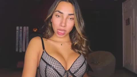 brendaaguerra online show from January 4, 2025, 11:59 pm