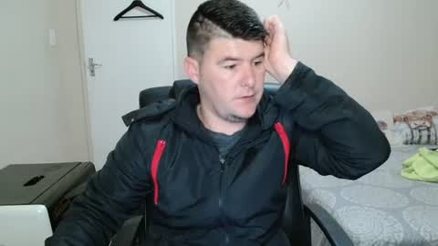 Snapshot of brendansexyboy098754 chatting on June 24, 2026, 2:54 am ask me lol online show from June 24, 2026, 2:54 am