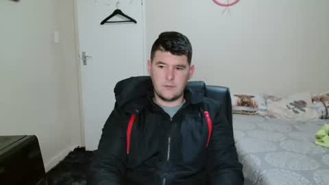 Snapshot of brendansexyboy098754 chatting on June 25, 2026, 2:55 am ask me lol online show from June 25, 2026, 2:55 am