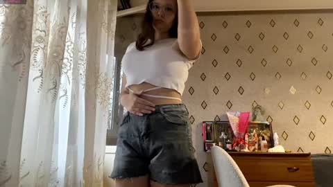 Snapshot of brendelle chatting on December 21, 2025, 7:26 am Mia online show from December 21, 2025, 7:26 am