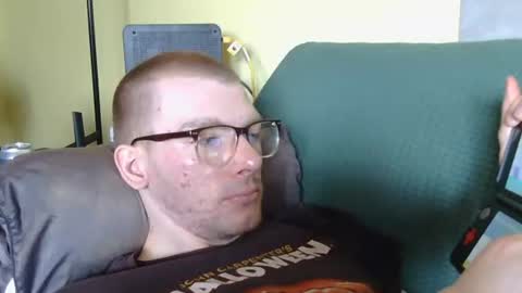 Snapshot of brenden02 chatting on March 29, 2026, 8:20 pm Brenden online show from March 29, 2026, 8:20 pm