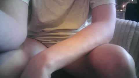 Snapshot of bri20fu chatting on September 12, 2025, 6:52 pm raining down on me online show from September 12, 2025, 6:52 pm