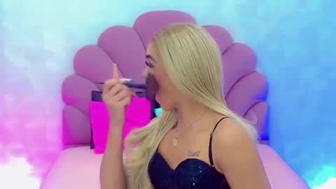 Snapshot of briana_sex32 chatting on December 24, 2024, 7:17 am BRIANA online show from December 24, 2024, 7:17 am