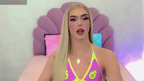 Snapshot of briana_sex32 chatting on February 14, 2025, 3:43 am BRIANA online show from February 14, 2025, 3:43 am